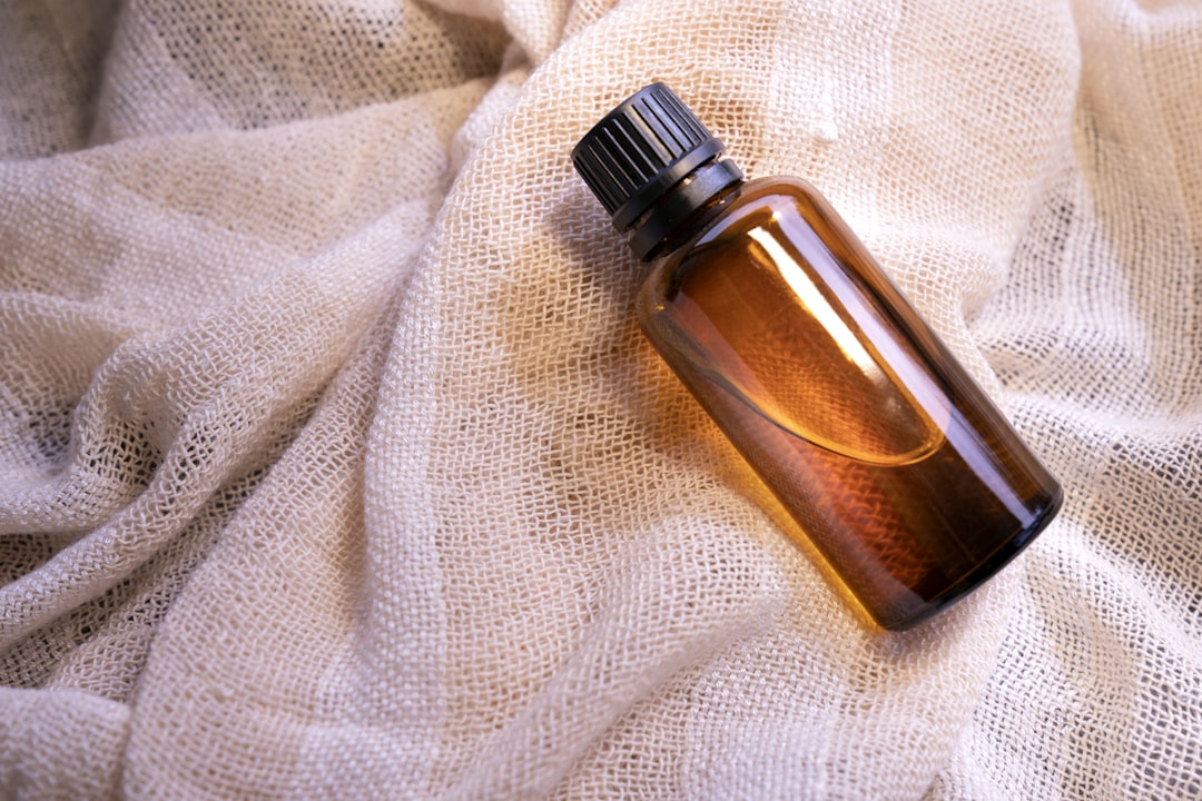 Carrs GARLIC OIL - Natural Alternative to Mite Control